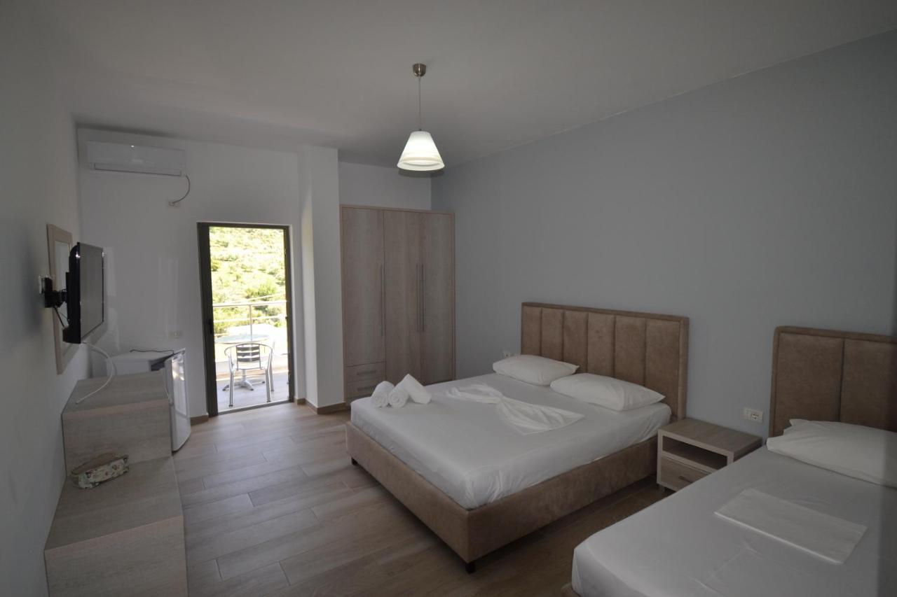 Bujtina Eleni Hotel Himare Exterior foto