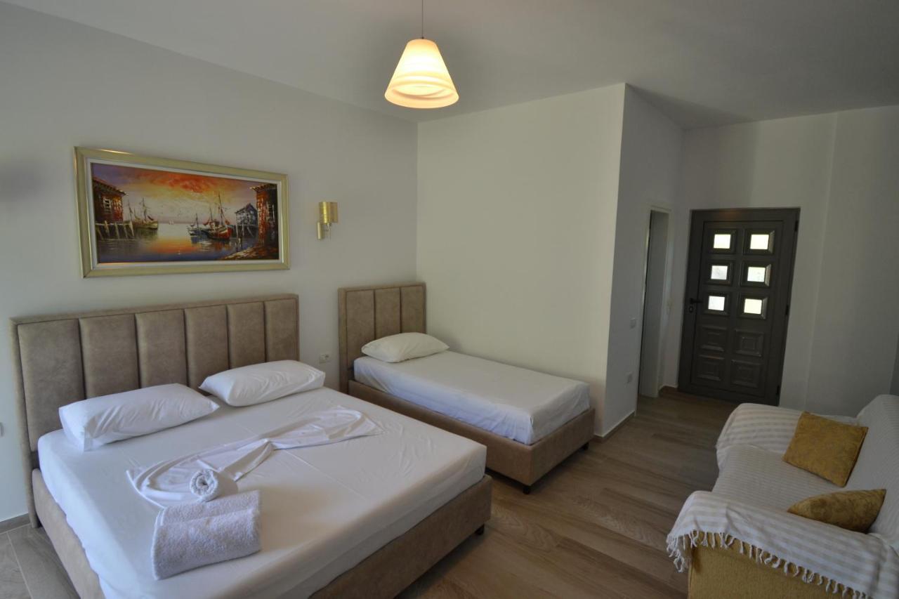 Bujtina Eleni Hotel Himare Exterior foto