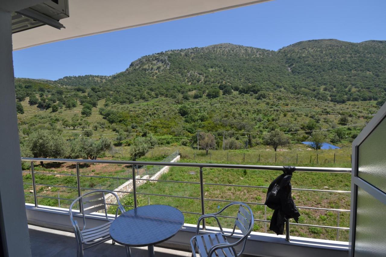 Bujtina Eleni Hotel Himare Exterior foto
