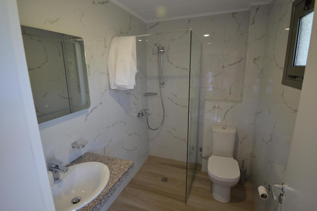 Bujtina Eleni Hotel Himare Exterior foto